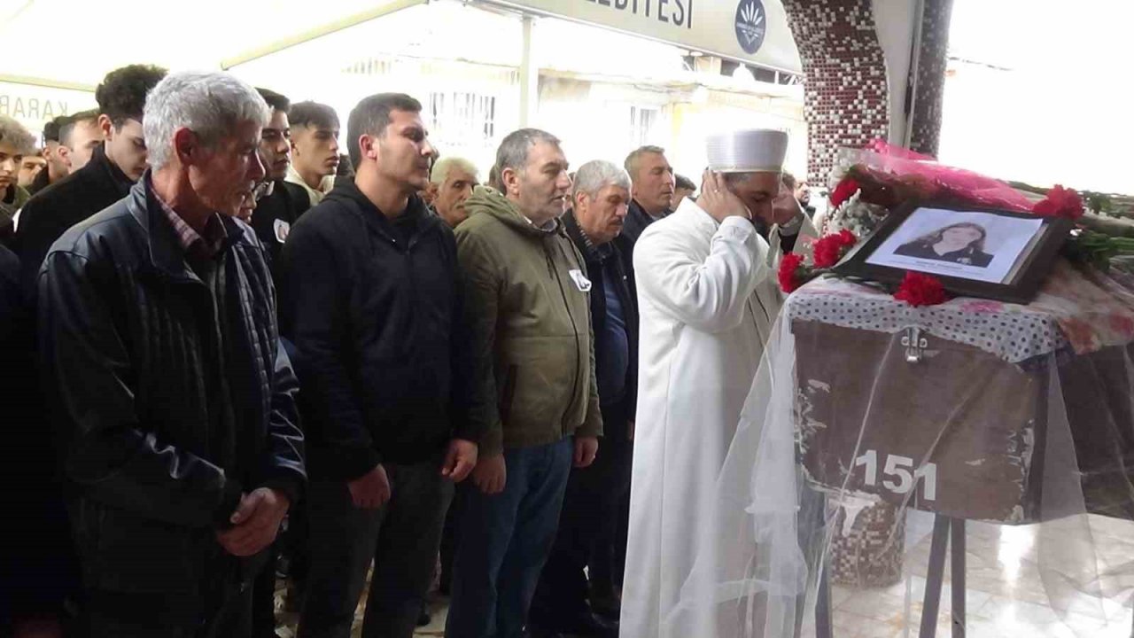 Kaçırıldığı araçtaki kazada hayatını kaybetmişti; duvak ile uğurlandı