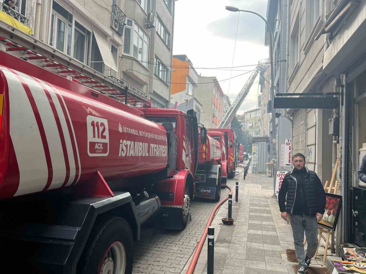 Kadıköy’de kentsel dönüşüme giren binada korkutan yangın
