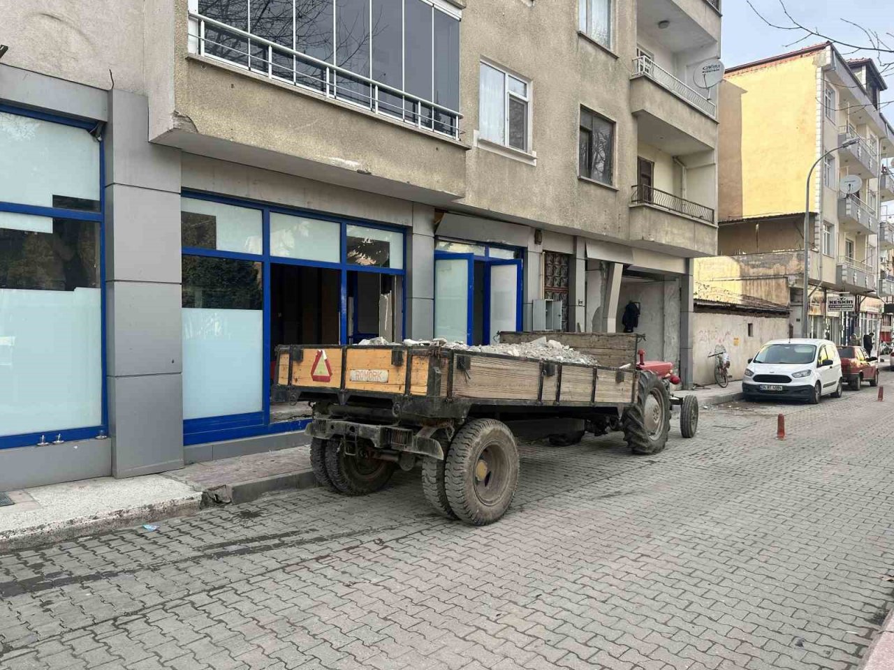 BİM’in aynı ilçedeki iki mağazasına mühür