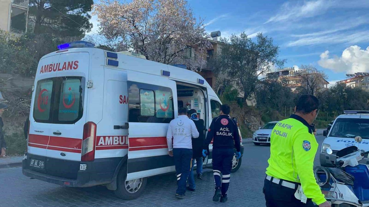 Gazipaşa’da otomobille motosiklet çarpıştı: 1 yaralı