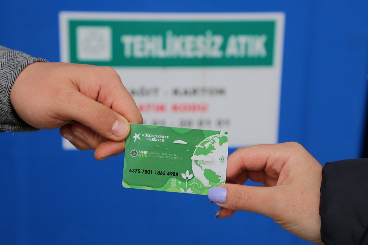 Küçükçekmece Belediyesi’nden “Benim Kartım” uygulaması: Atıklar, geleceğe ve ekonomiye kazandırılacak