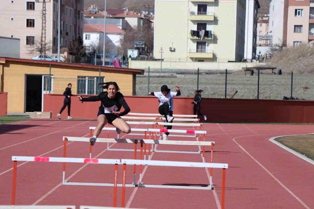 Puanlı atletizm müsabakaları yapıldı