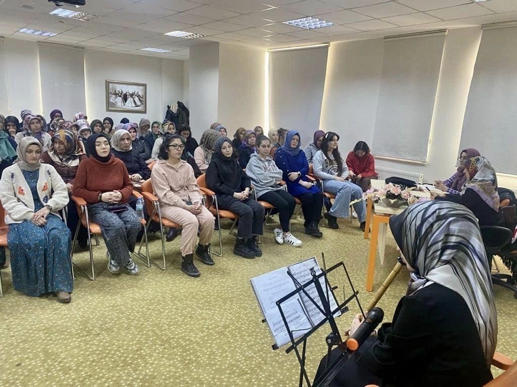 Pursaklar’da Berat Kandili’nde eller depremzedeler için semaya açıldı