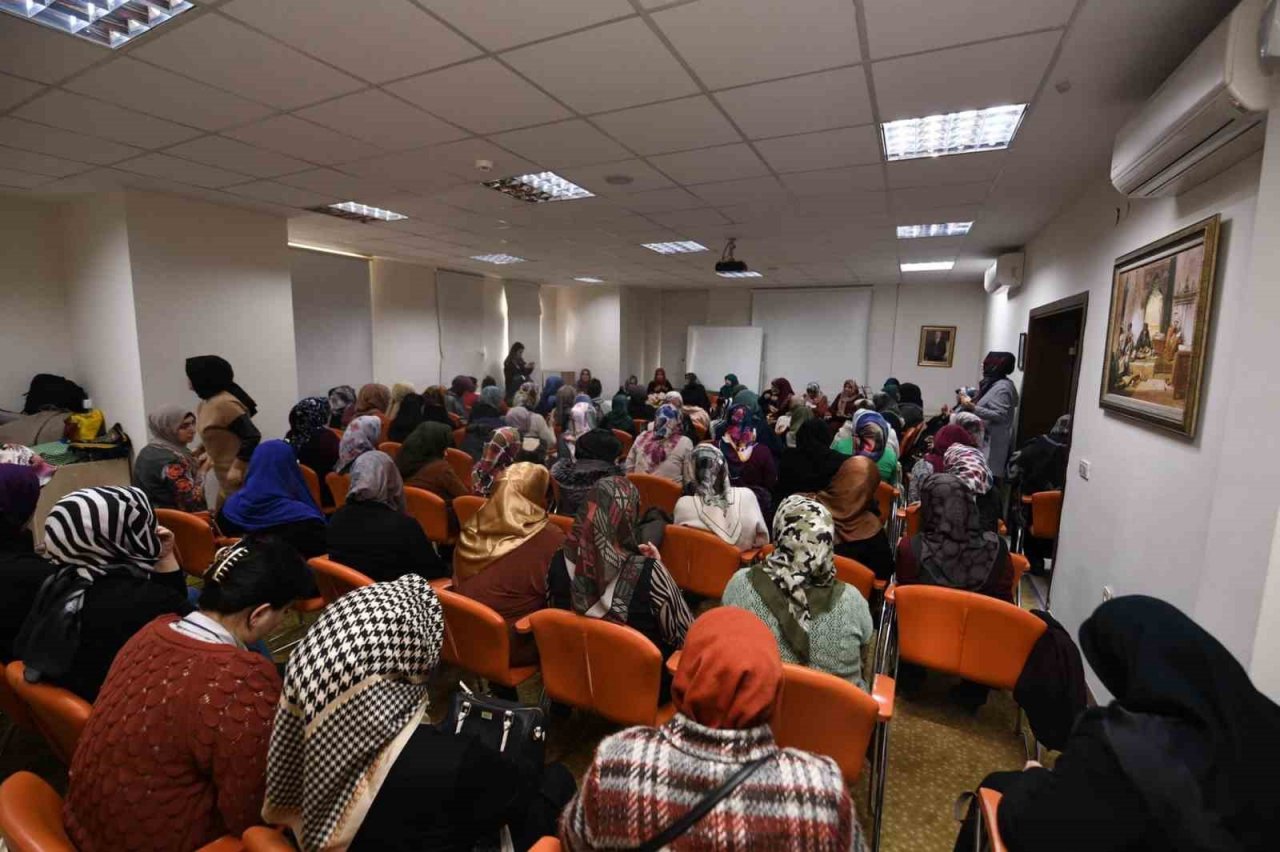 Pursaklar’da Berat Kandili’nde eller depremzedeler için semaya açıldı