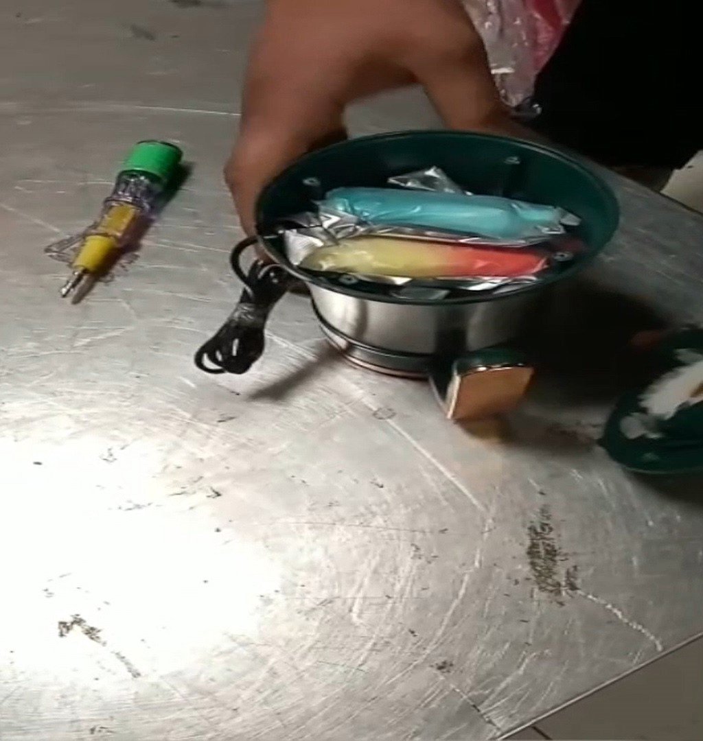 Habur Gümrük Kapısı’nda çok sayıda kaçak eşya ele geçirildi