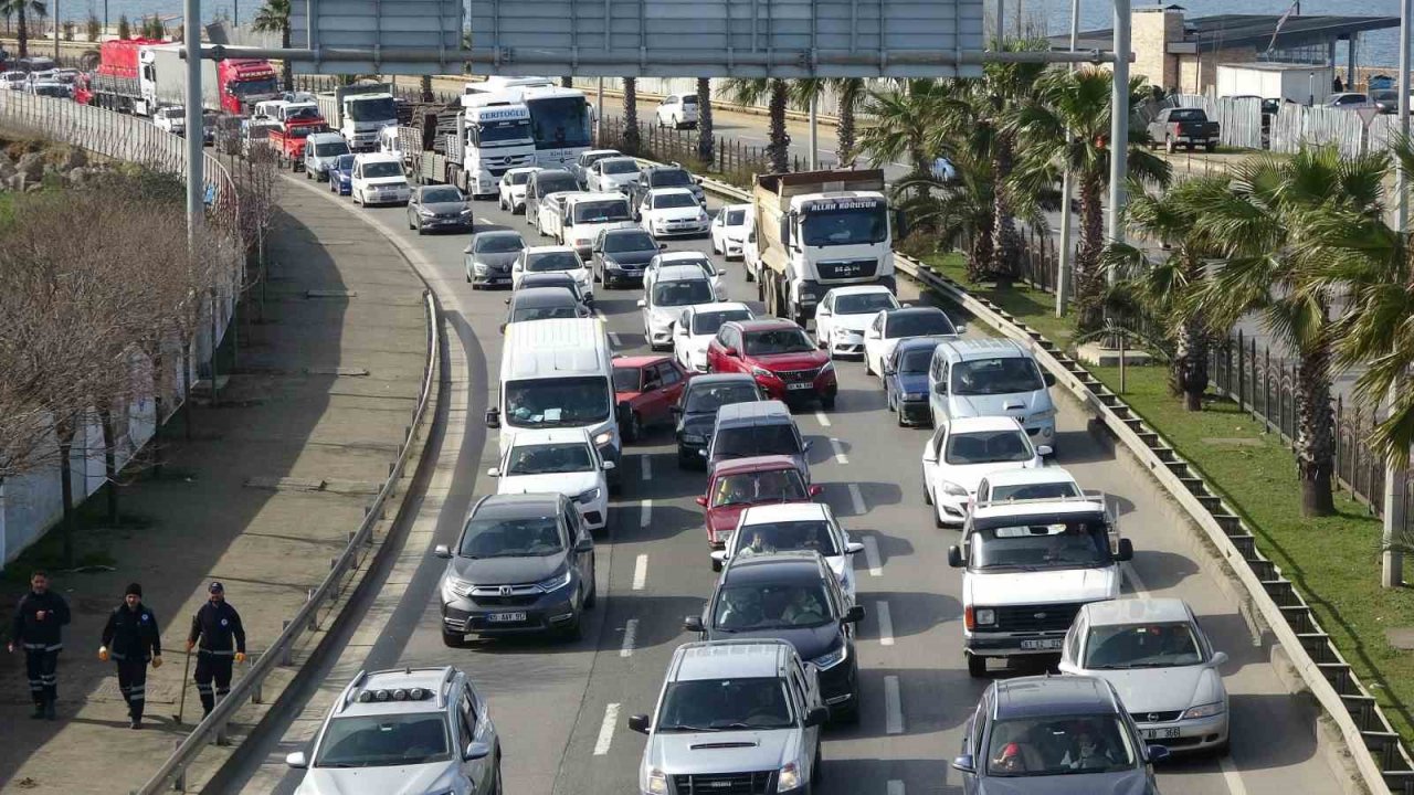 Trabzon’da sahil yolunda kaza: 1 ölü, 4 yaralı