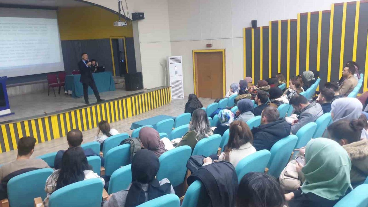 Ağrı’da aday öğretmenlere "Uyum Eğitimi" semineri