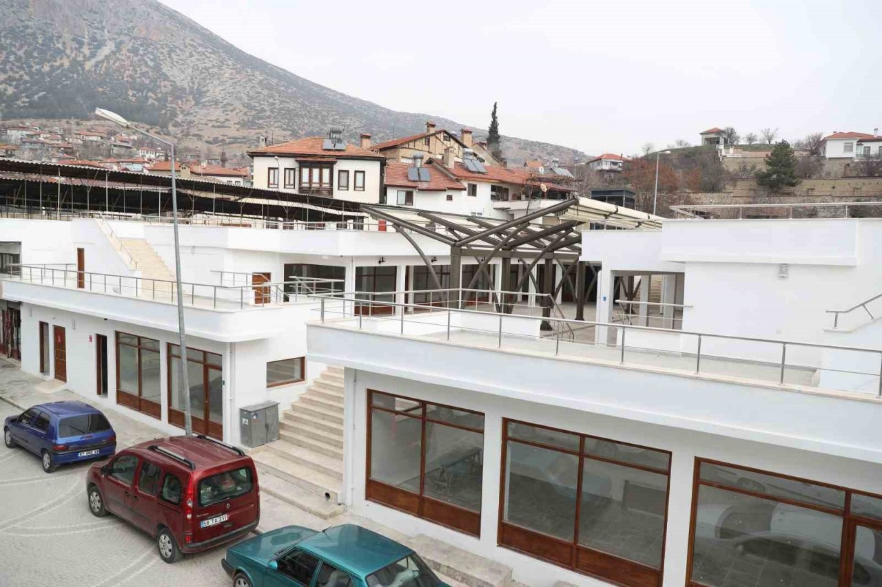 Elmalı Kadın Emeği Üretim Atölyesi tamamlandı