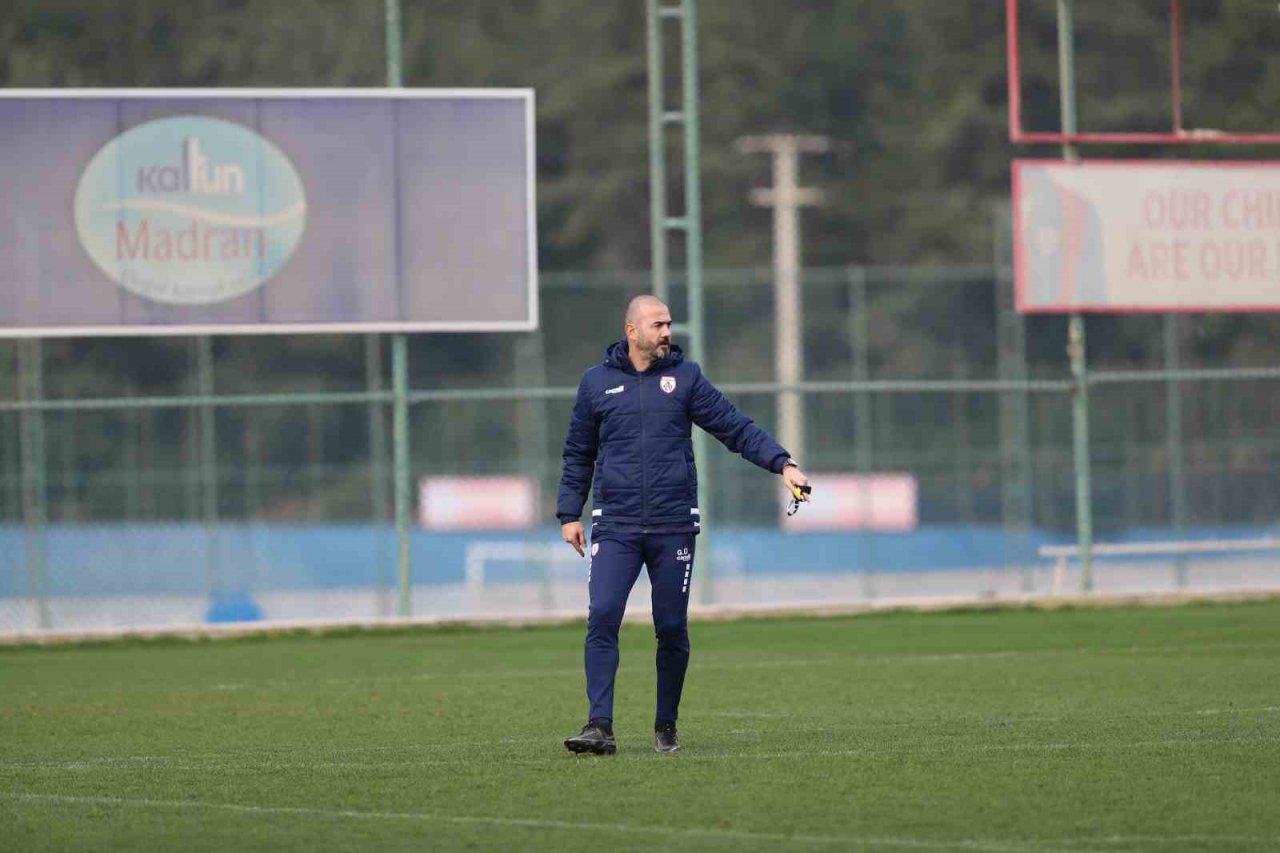 Gökhan Ünal, 1 galibiyette kaldı