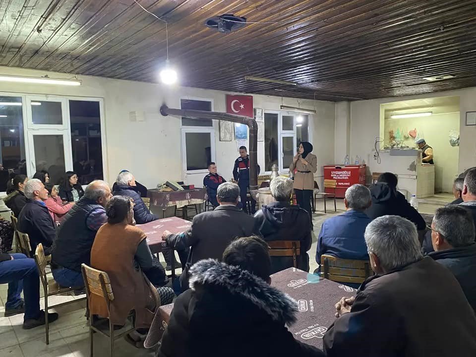 Karacasu’da vatandaşlar bilgilendirilmeye devam ediyor