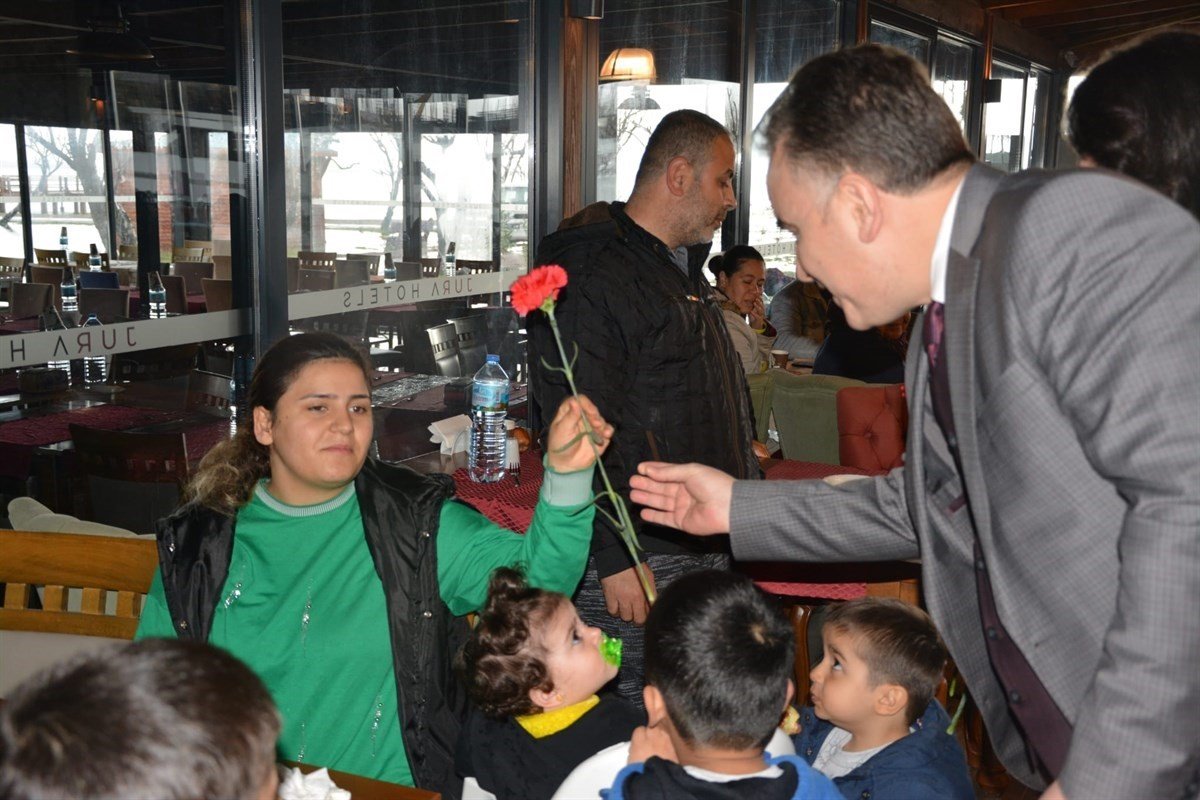 Kaymakam Odabaş’tan 8 Mart Dünya Kadınlar gününde anlamlı ziyaret