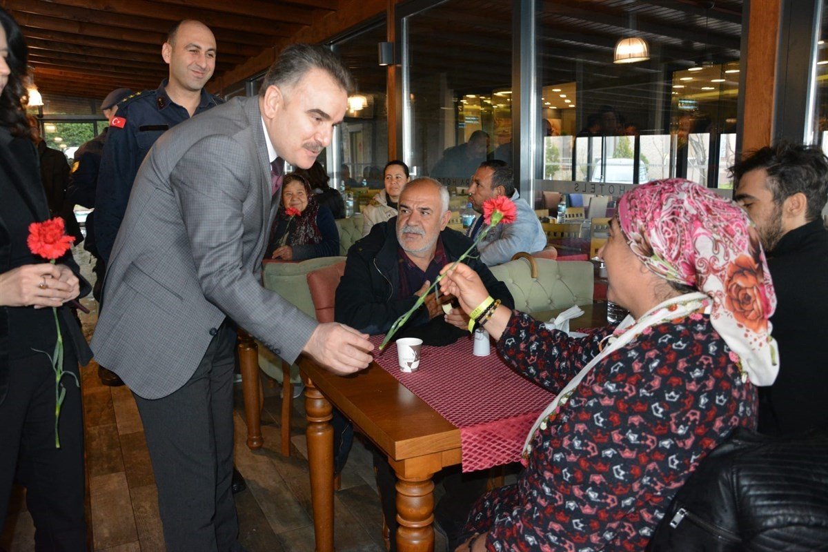 Kaymakam Odabaş’tan 8 Mart Dünya Kadınlar gününde anlamlı ziyaret