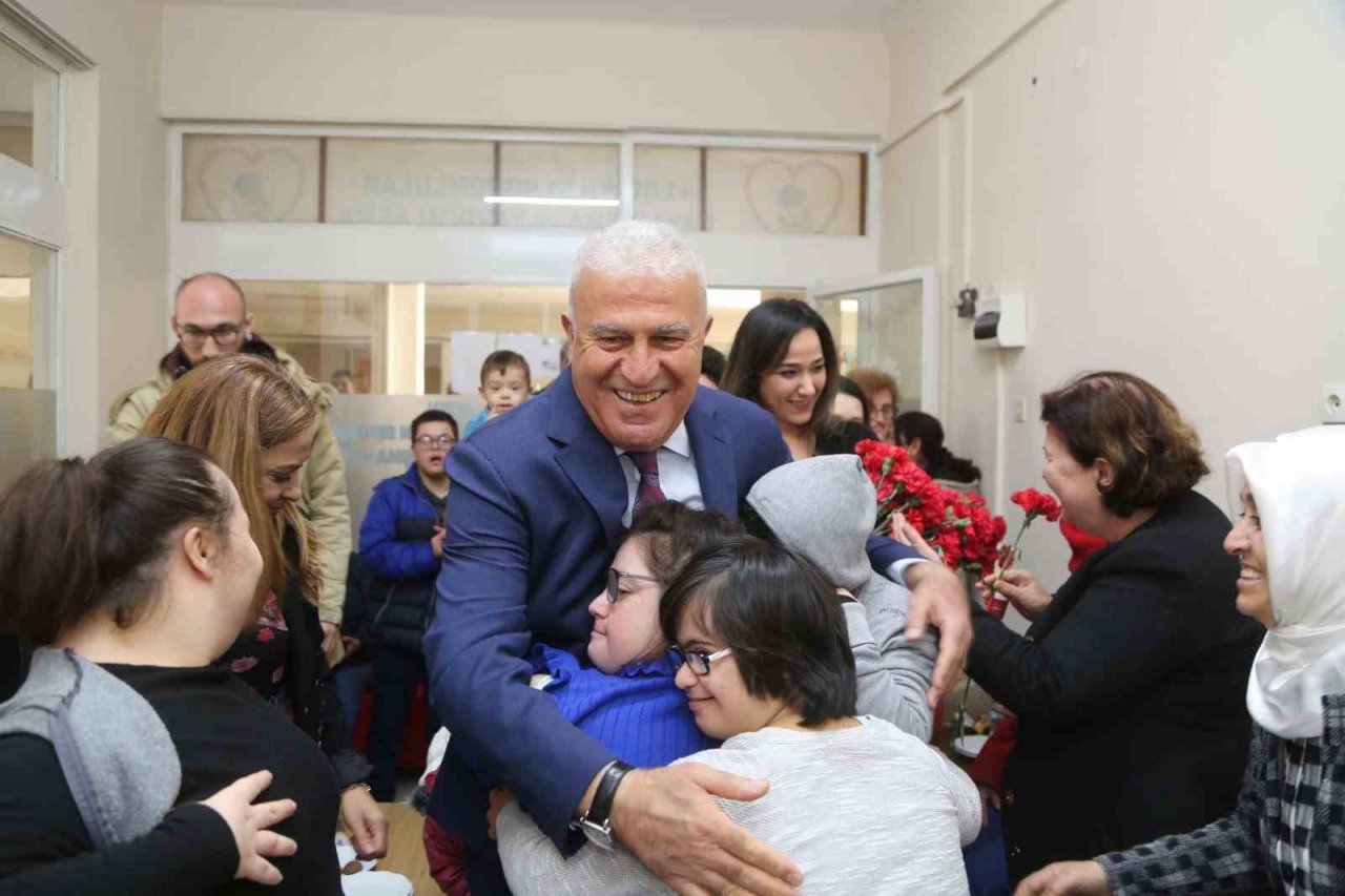 Başkan Atay, Kadınlar Günü’nde özel bireyler ile bir araya geldi