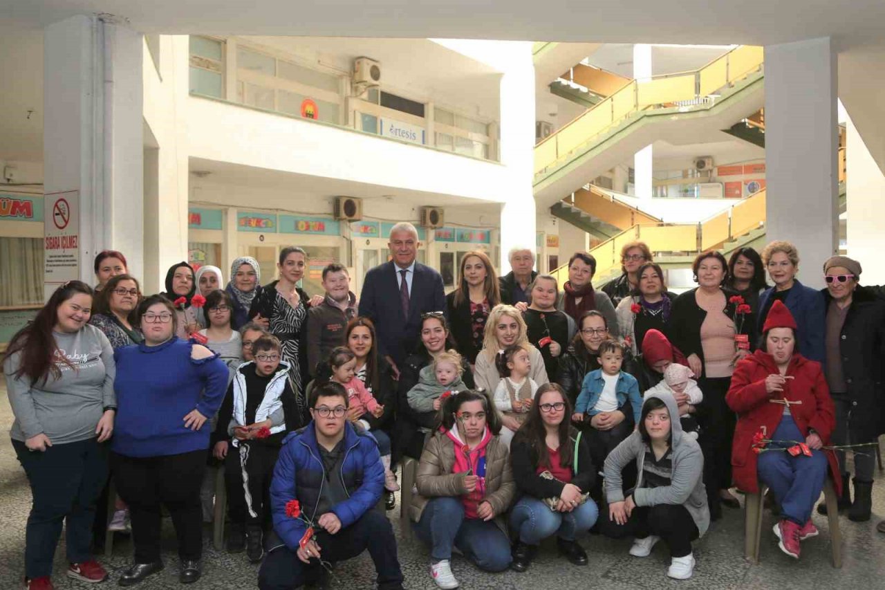 Başkan Atay, Kadınlar Günü’nde özel bireyler ile bir araya geldi