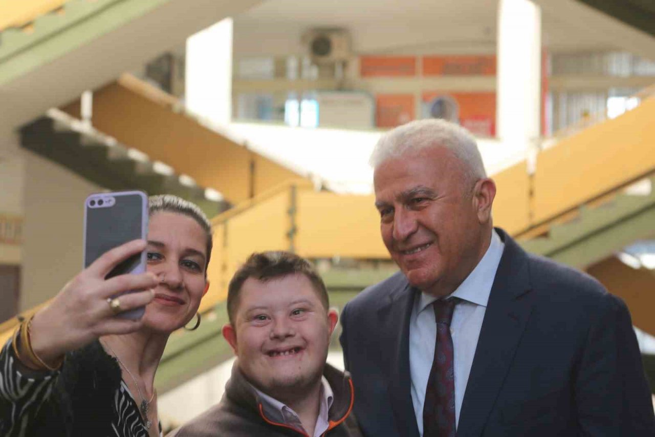 Başkan Atay, Kadınlar Günü’nde özel bireyler ile bir araya geldi