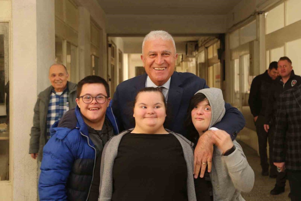 Başkan Atay, Kadınlar Günü’nde özel bireyler ile bir araya geldi