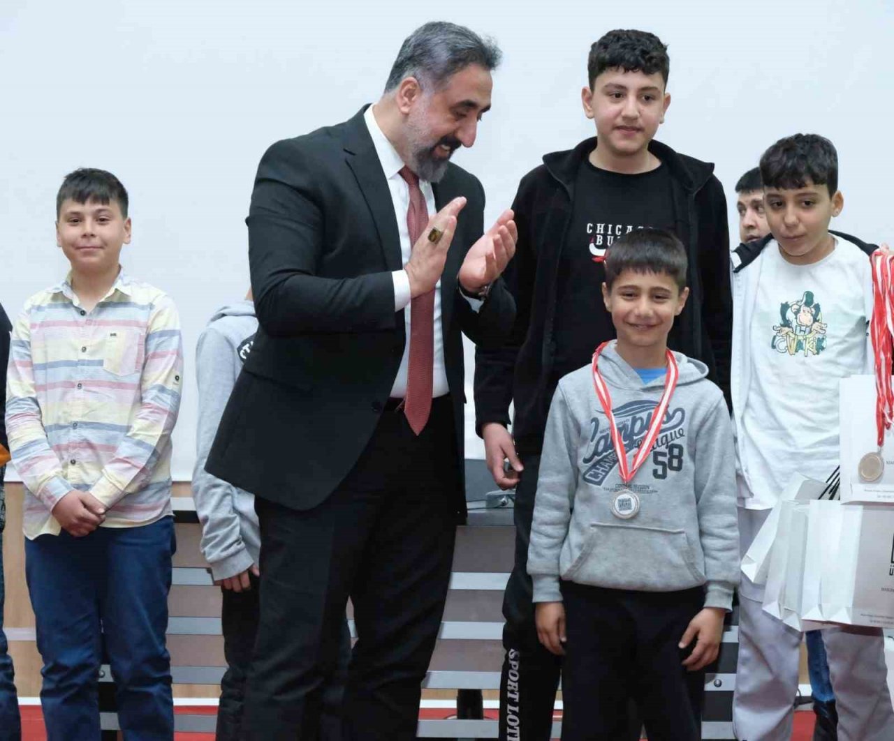 Mardin’de depremzede çocuklar spor turnuvalarıyla moral buluyor