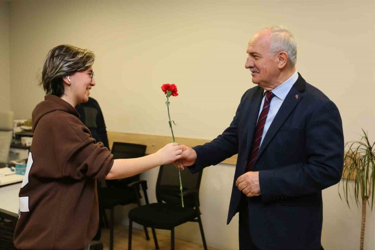 Başkan Aygün, kadınların gününü kutladı