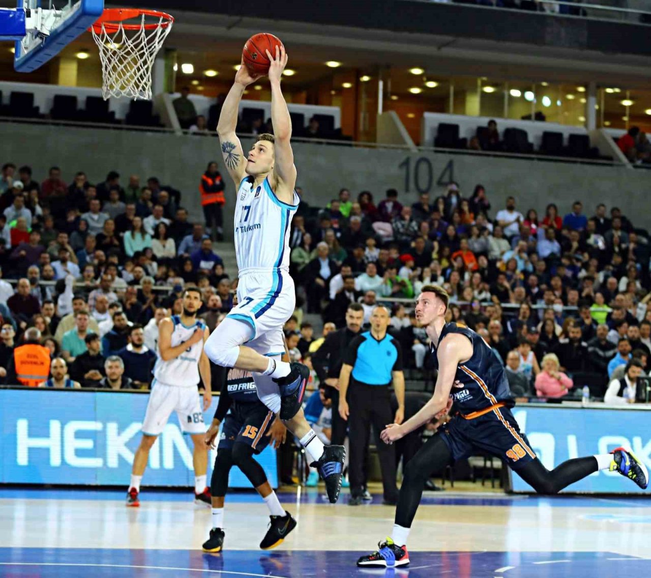 Türk Telekom Eurocup’ta liderliğe oynuyor