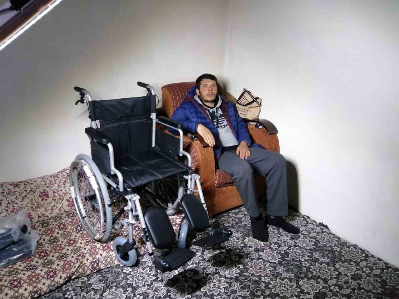 Gaziantep’te engelli depremzedelere medikal malzeme desteği