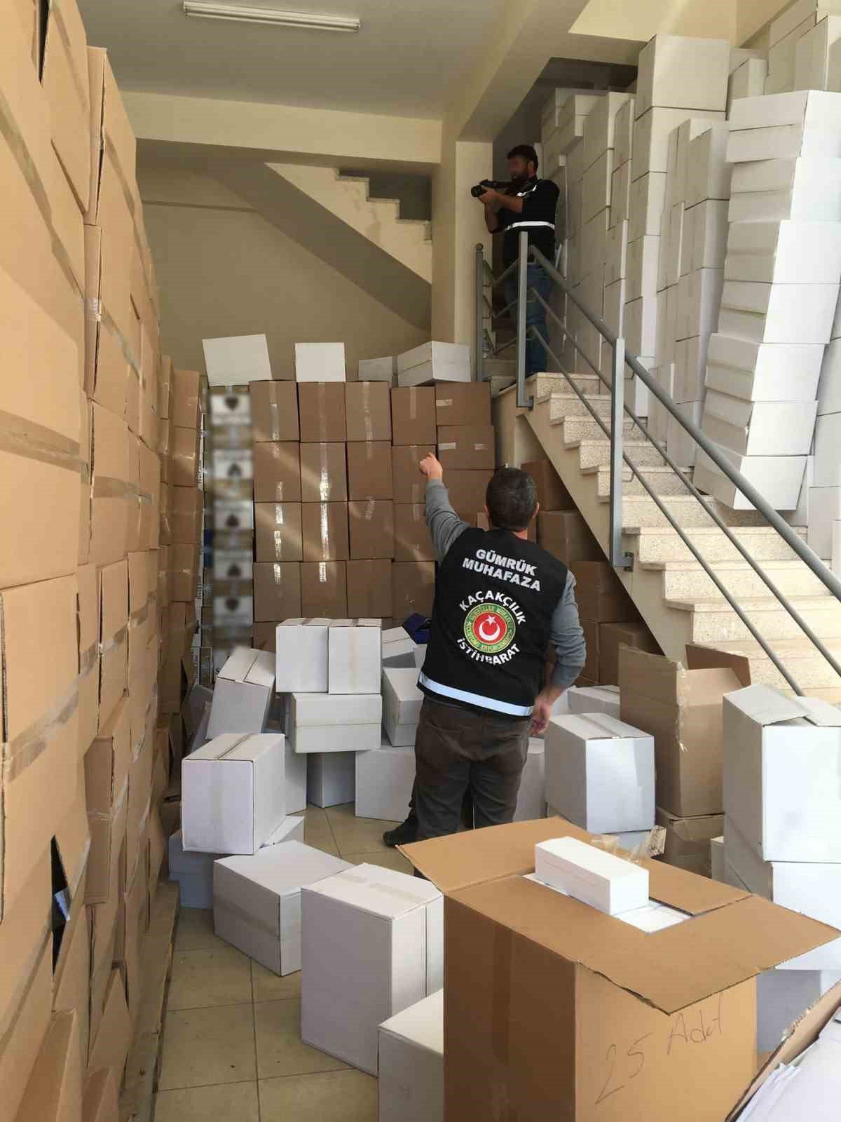 Gümrük muhafaza ekipleri Adana’da 11 milyon adet makaron ele geçirdi