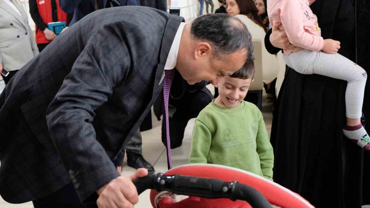 Valinin öğretmen eşi eski öğrencisinin depremde hayatını kaybettiğini yıllar sonra gördüğü ailesinden öğrendi