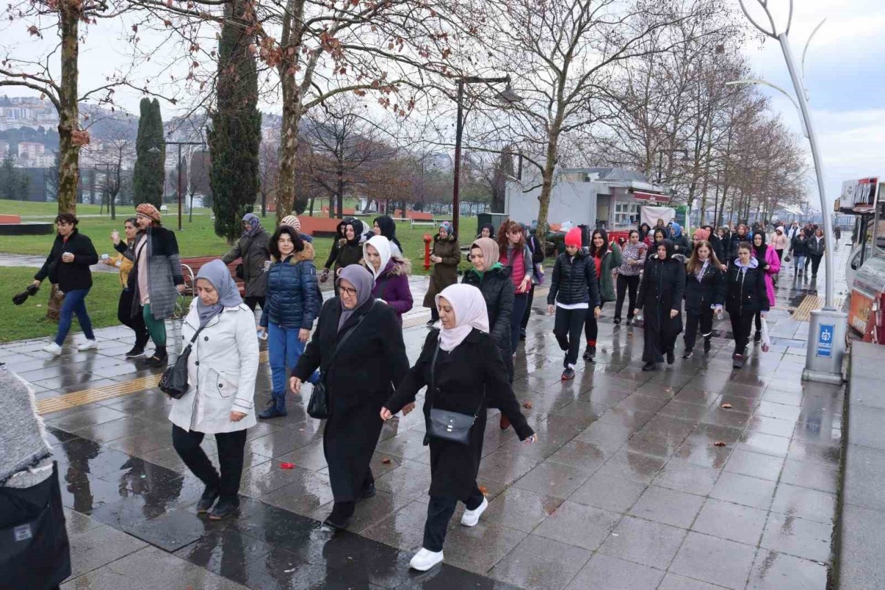 Kadınlar sağlıklı yaşam için yürüdü