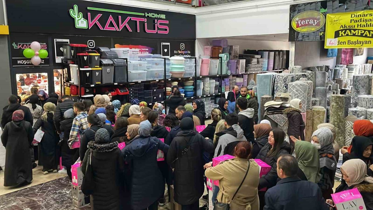 Fiyatı duyan buraya koştu: Kapıları zor tuttular