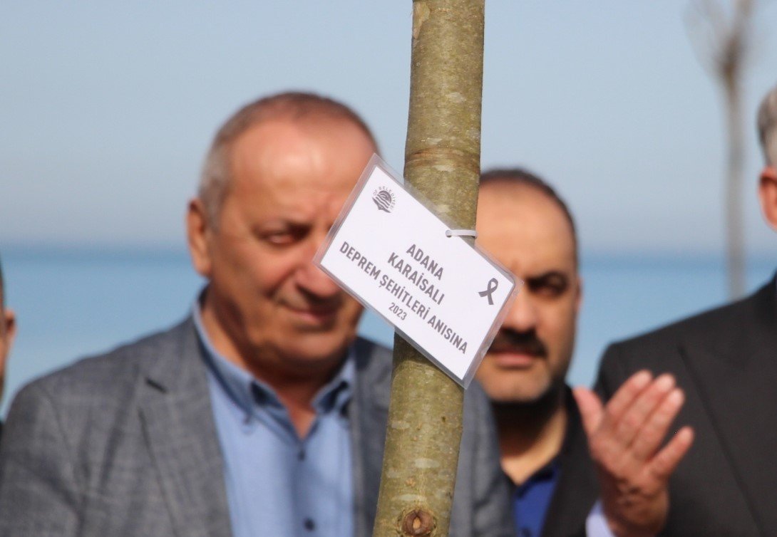 Of’ta deprem anısına fidanlar dikildi