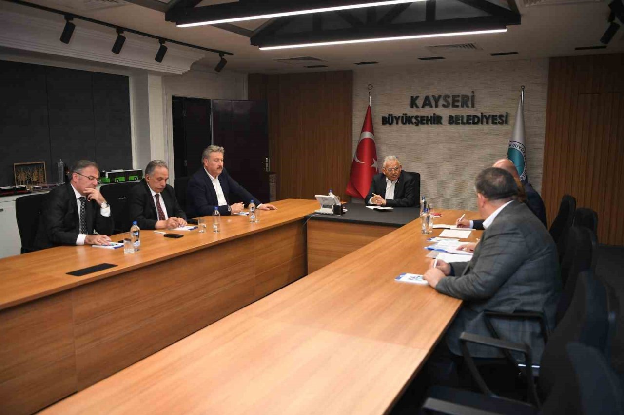 Büyükşehir’de depremlerle ilgili değerlendirme toplantısı