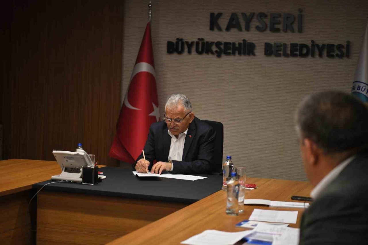 Büyükşehir’de depremlerle ilgili değerlendirme toplantısı