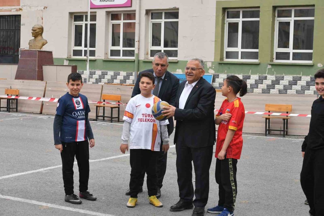 Vali Çiçek ve Başkan Büyükkılıç’tan eğlenceli ‘deprem bilinçlendirmesi’