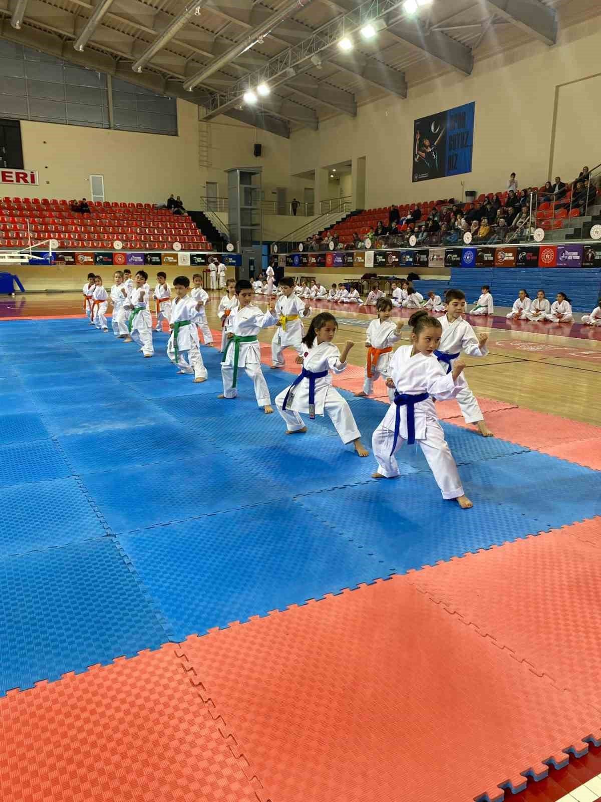 Kuşak terfi sınavı nefes kesti