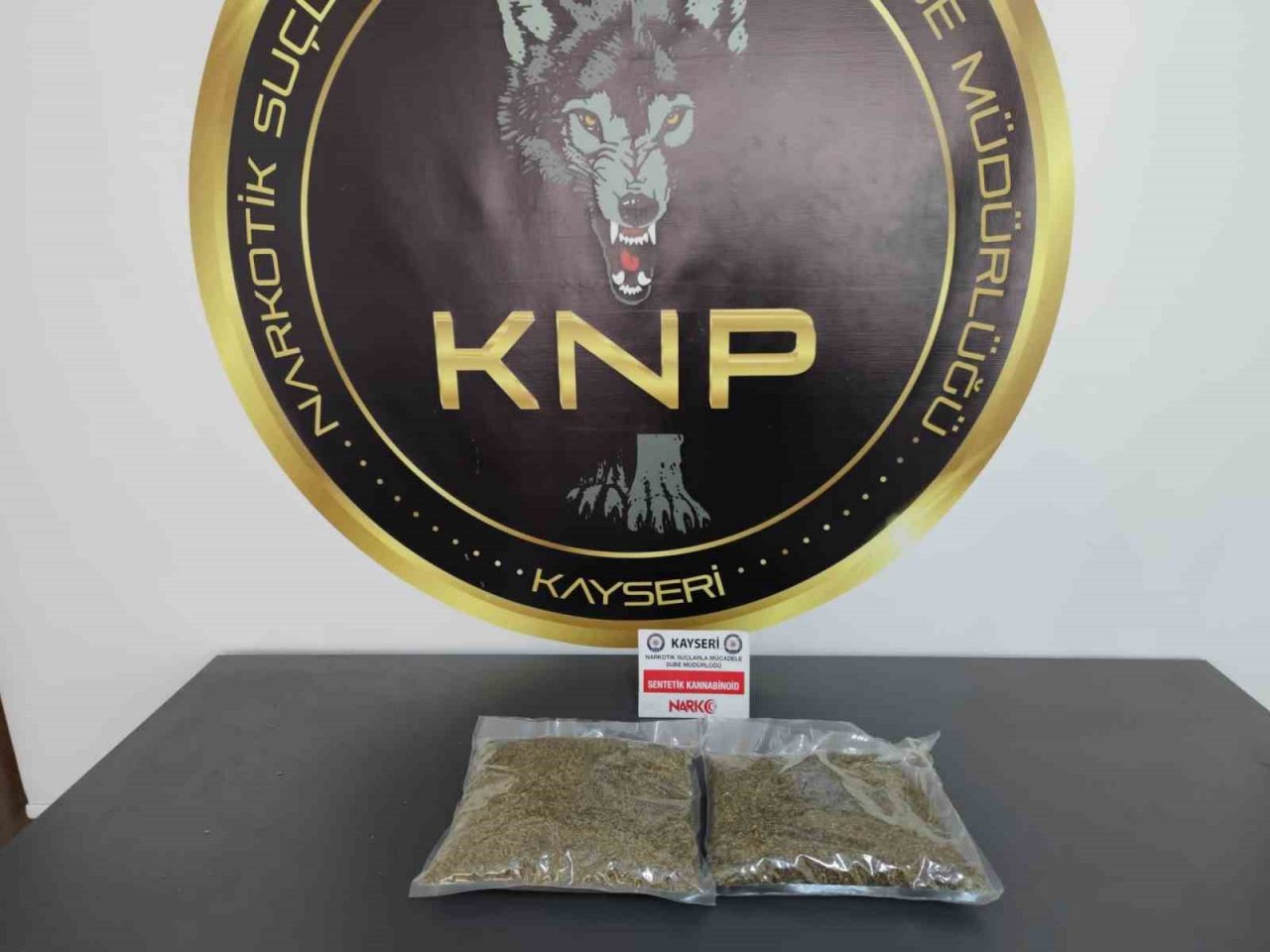 Uyuşturucu taciri, uyuşturucuyu kente sokamadan yakalandı