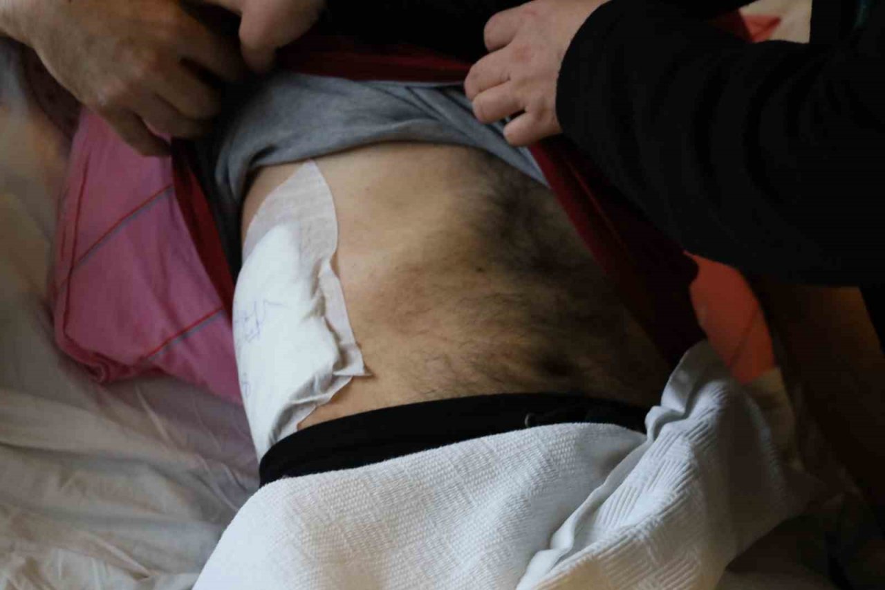 Genç kıza yapılan tacizi engellemek isterken bıçaklandı