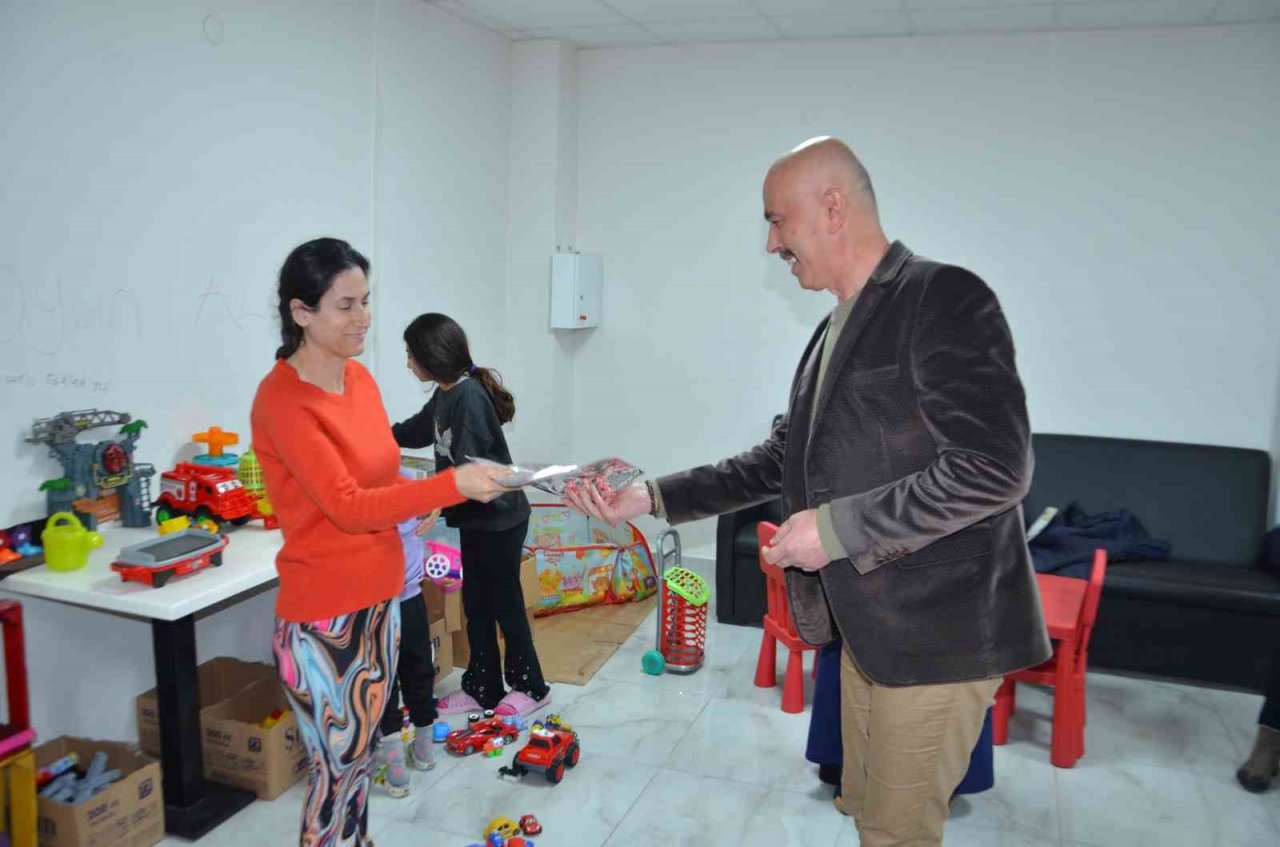 Koçarlı Milli Eğitim Müdürlüğü depremzede kadınları unutmadı