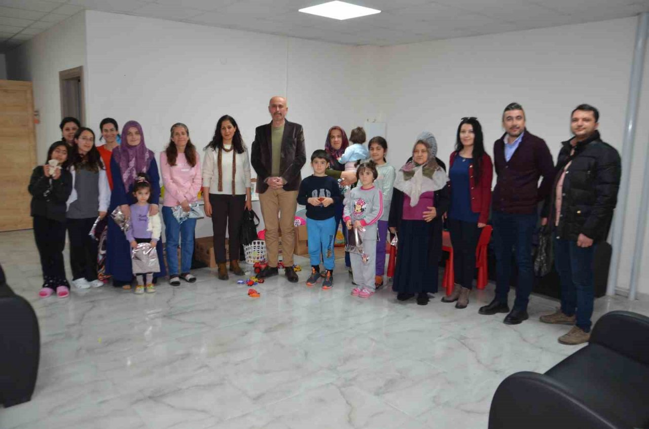 Koçarlı Milli Eğitim Müdürlüğü depremzede kadınları unutmadı