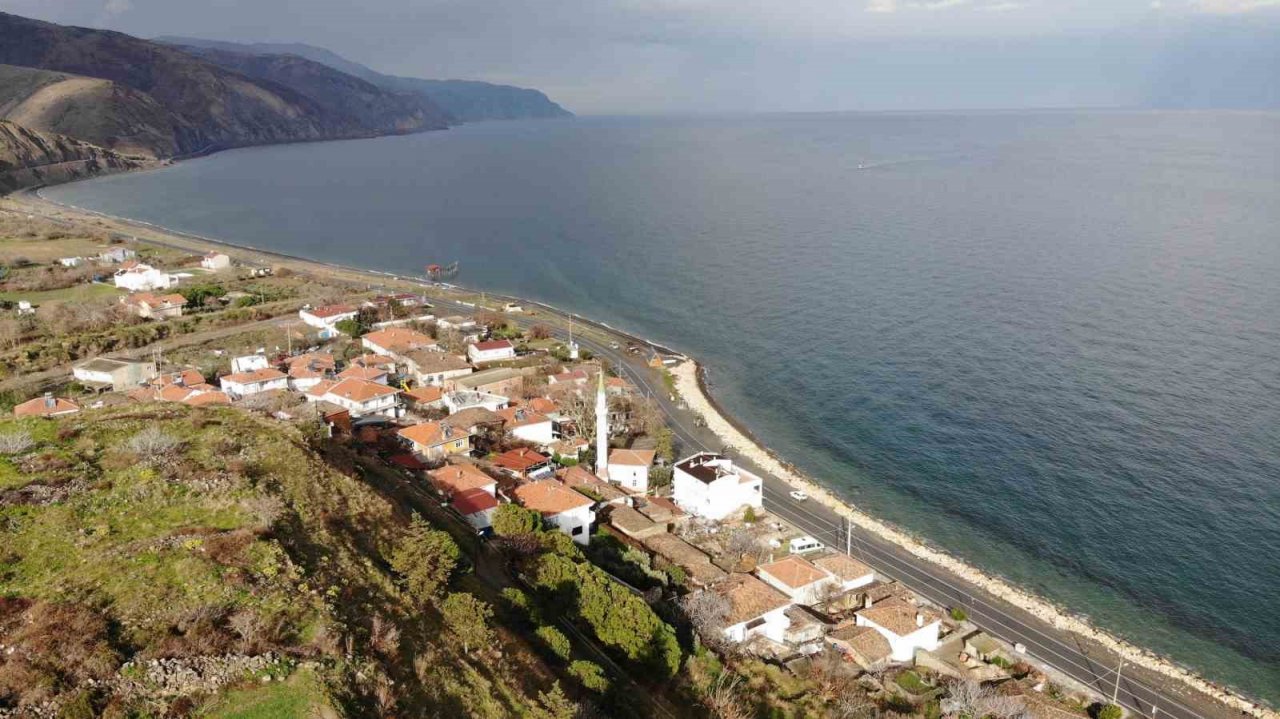 Faylı köy, korkuyla yaşıyor: 111 yıldır uyuyan canavar buradan karaya çıkıyor