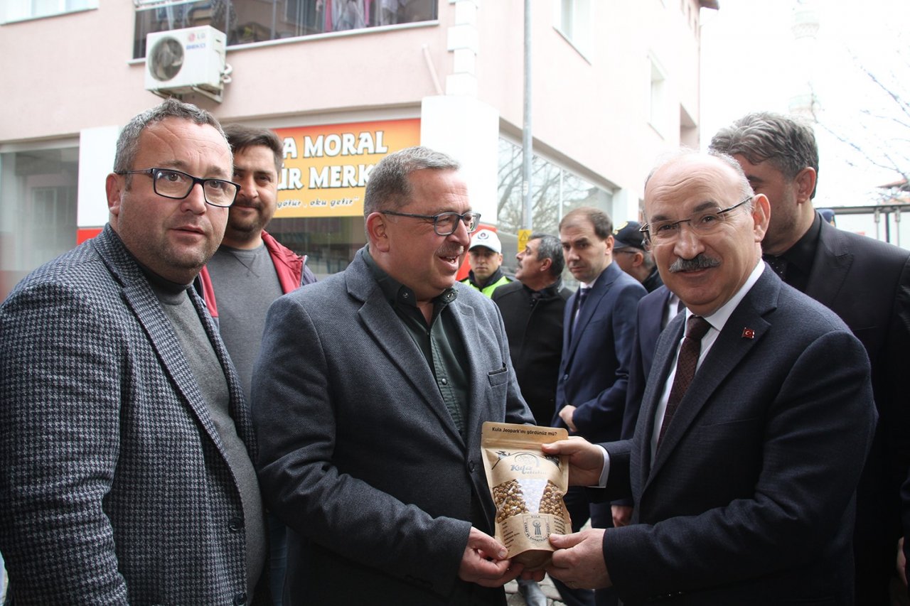 Vali Karadeniz’den Kula’daki STK’lara teşekkür ziyareti