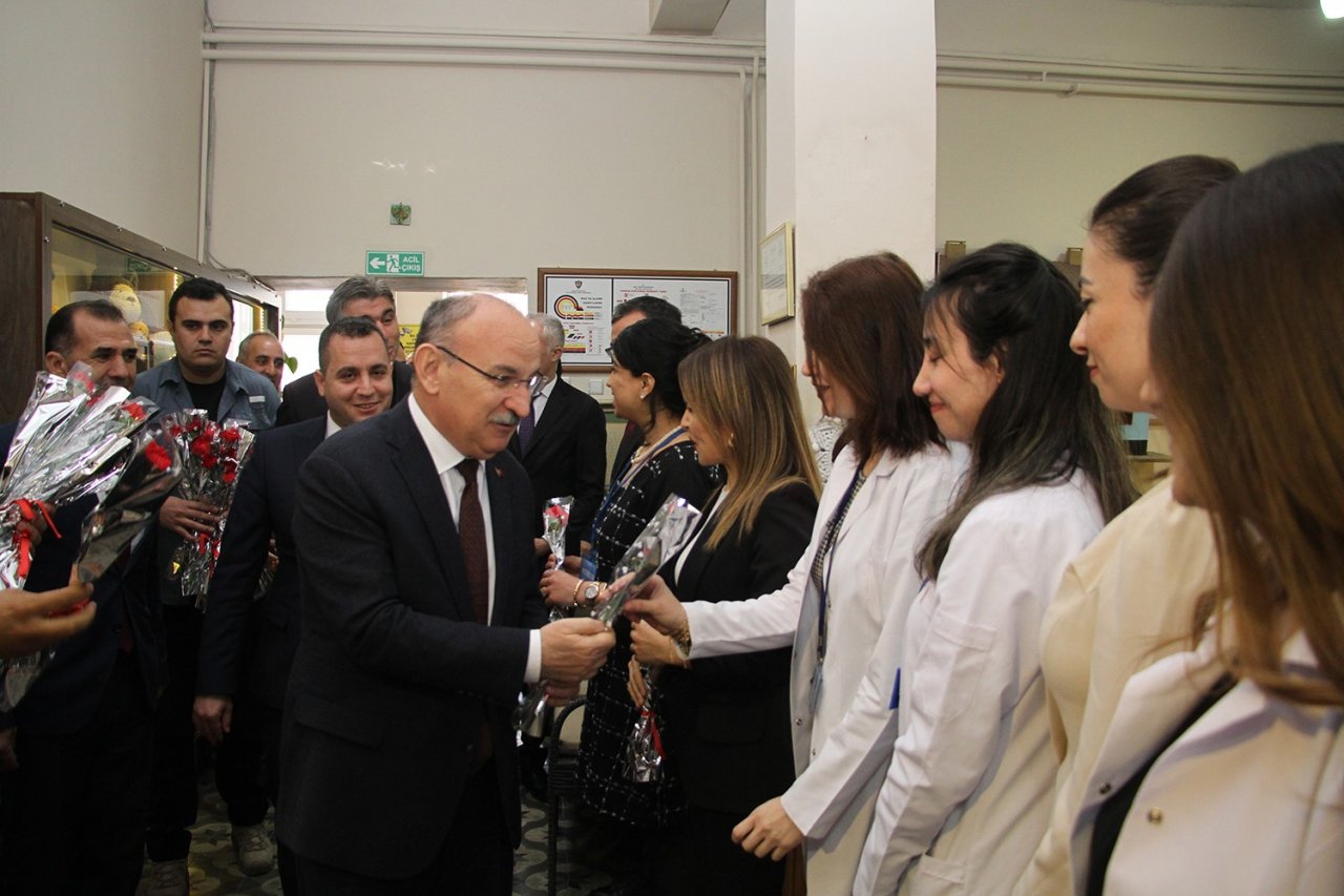 Vali Karadeniz’den Kula’daki STK’lara teşekkür ziyareti