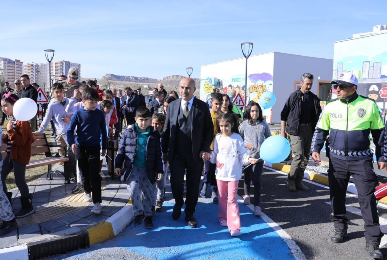 Mardin’de depremzede çocuklar hem güldü hem öğrendi