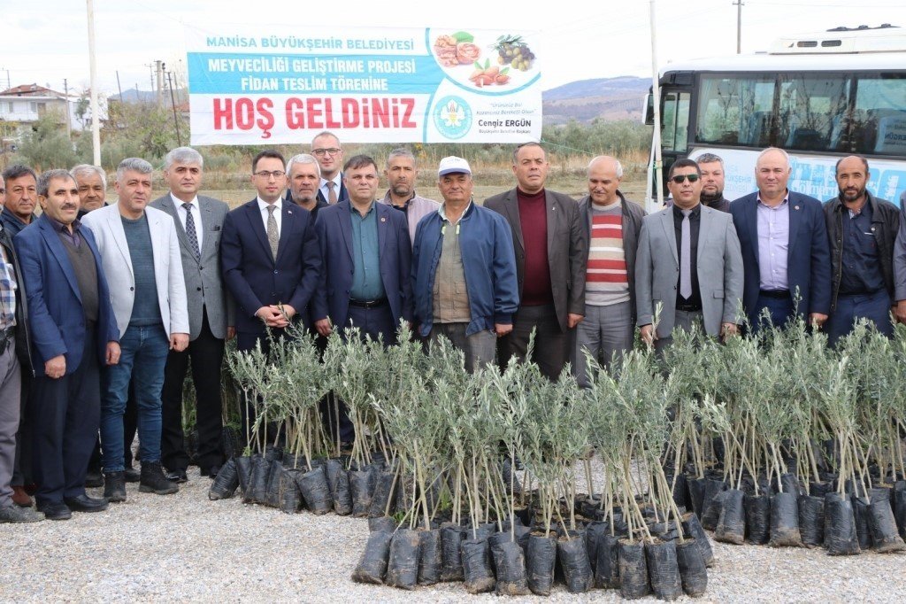 Manisalı üreticiye 150 bin fidan desteği