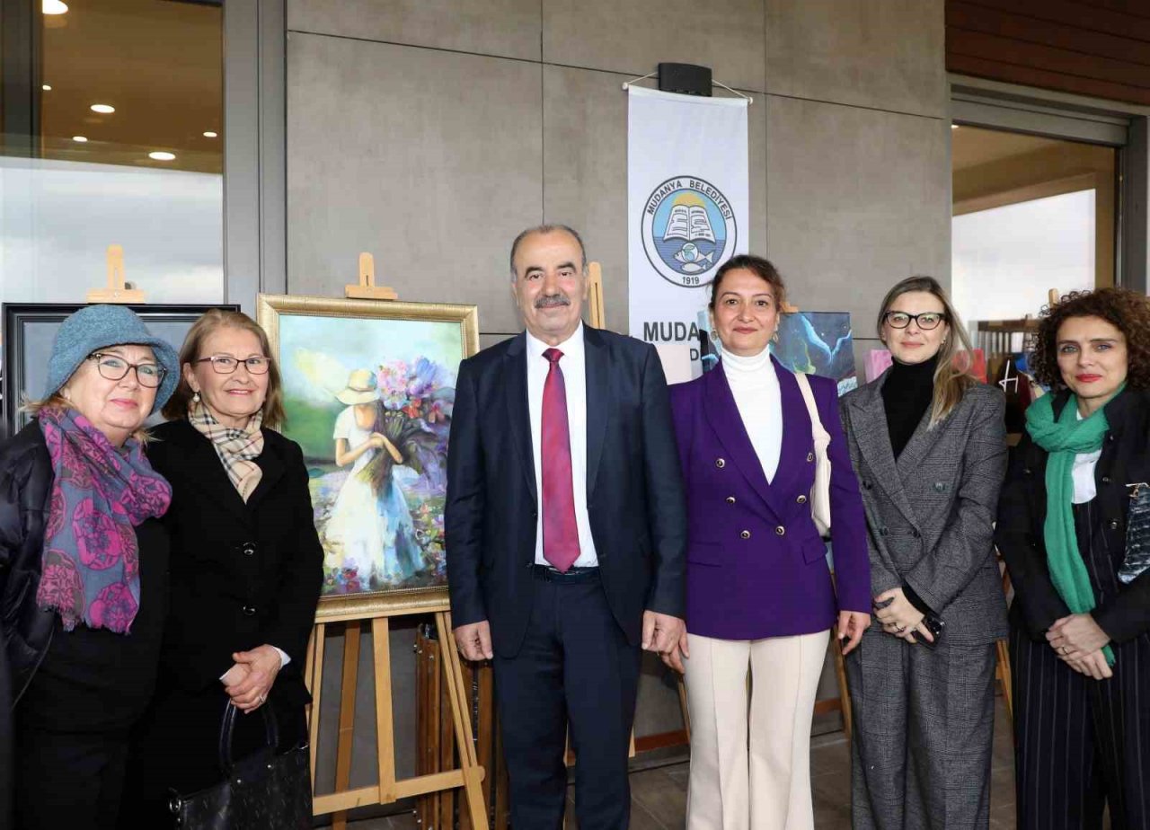 Mudanyalı kadınlar resim sergisinin gelirlerini depremzedelere bağışlayacak