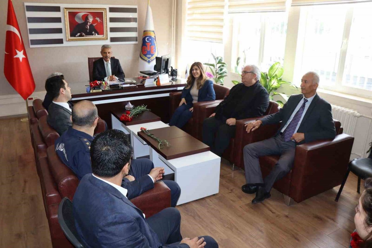 Nazilli’de cezaevindeki kadınlar unutulmadı