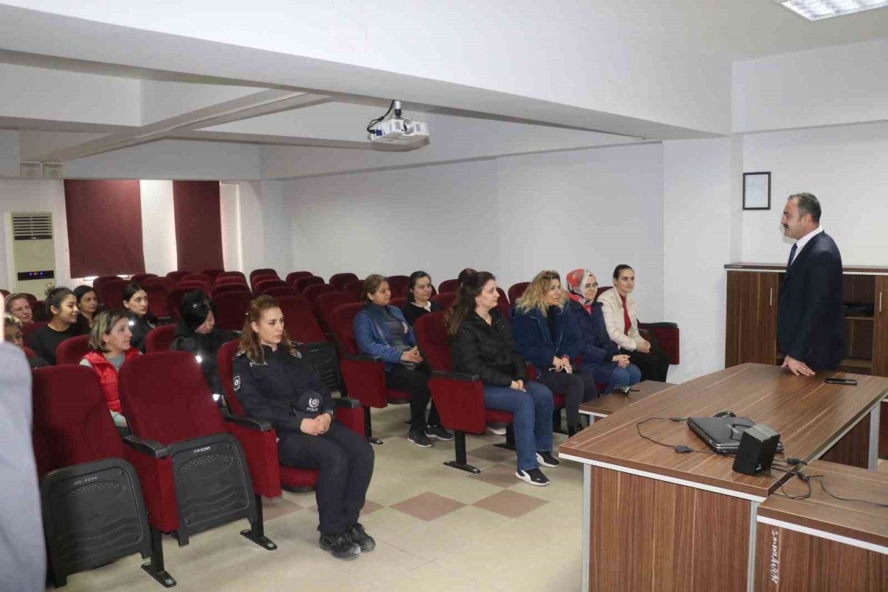 Nazilli’de kadın polislerin günü kutlandı