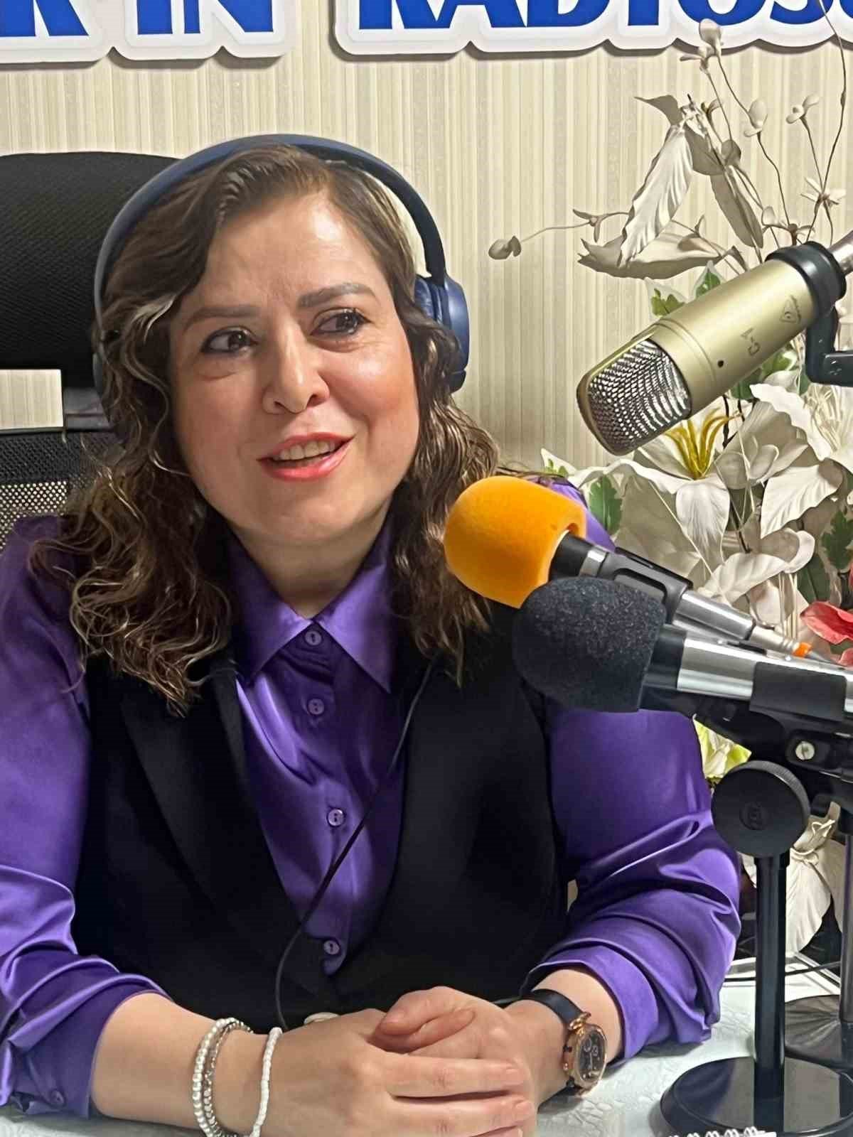 Depremzedelere yazdığı şiirle yüreklere dokundu