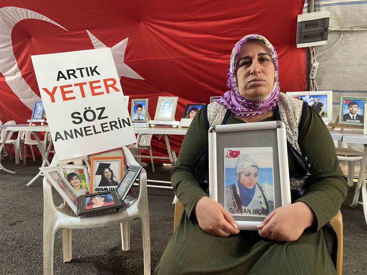 Yüreği yanık anneler 8 Mart Dünya Kadınlar Günü’nde de eylemlerine devam etti