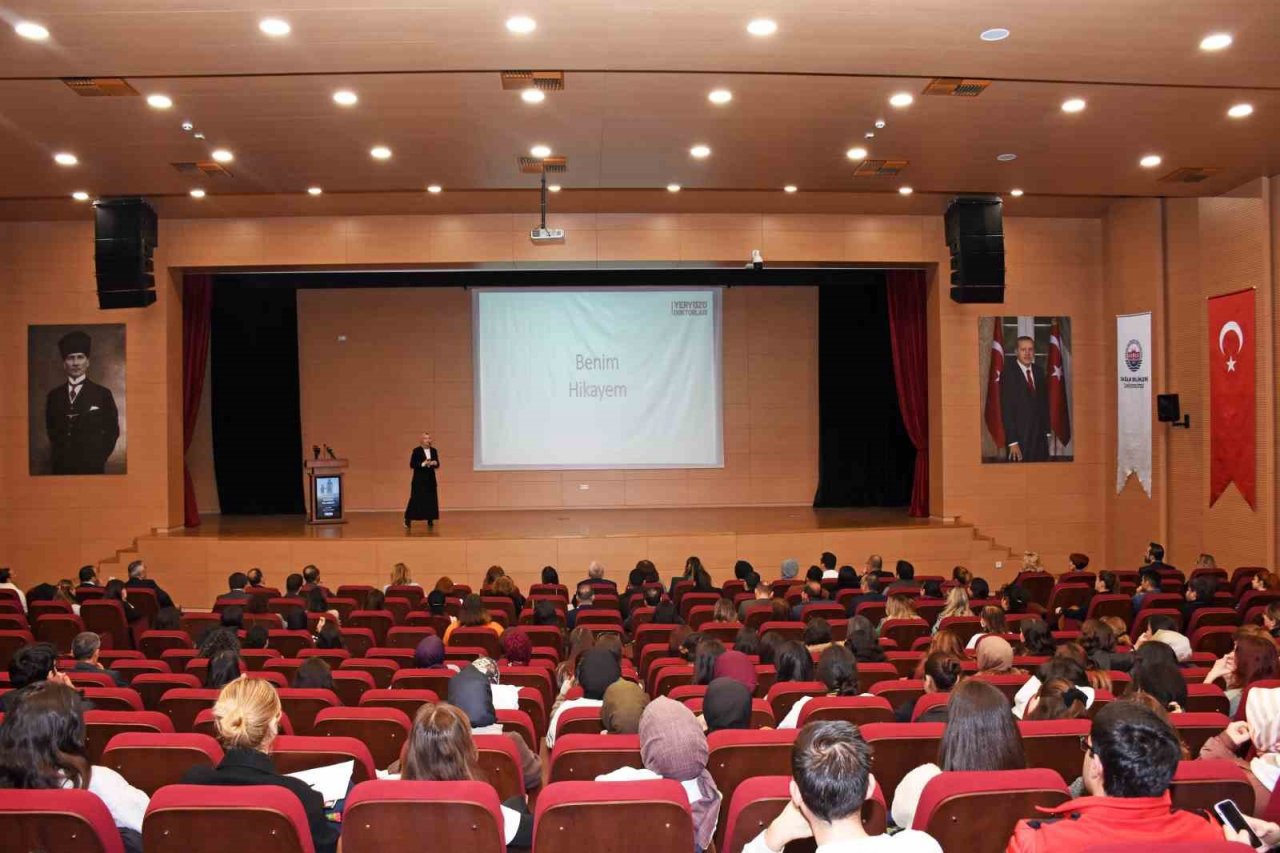 Sağlık Bilimleri Üniversitesi Rektörü Erdöl: “Kadınlarımızı artık şiddetle, cinayetlerle anmak istemiyoruz”