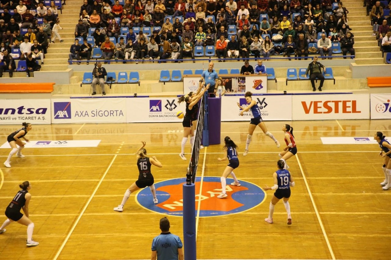 Aydın’ın Sultanları Sarıyer Belediyespor’u sahasında farklı yendi
