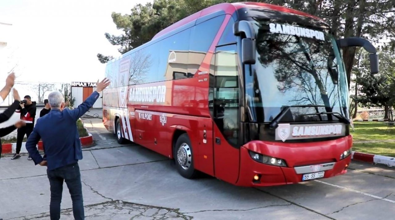 Samsunspor kafilesi Sakarya’ya iddialı gitti